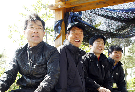 같은 회사 4형제, 봉사활동도 ‘한마음’