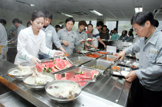 보양특식으로 여름 이긴다 