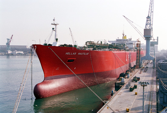 사 진: 지난 27일「헬라스 노틸러스(HELLAS NAUTILUS)」호 명명식.