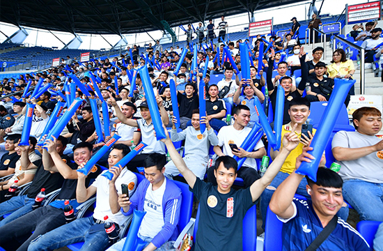 HD현대중공업, 외국인 근로자 축구 관람 지원