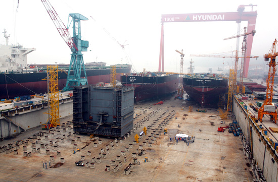 세계 최초 전용도크서 첫 FPSO 기공