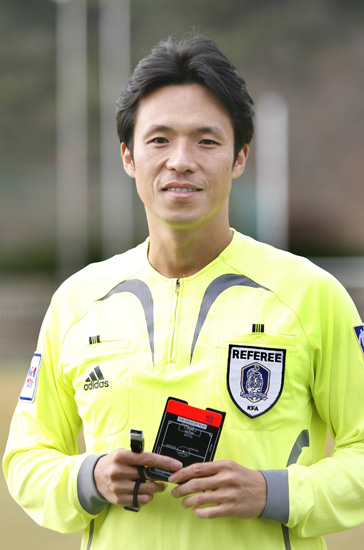 조선소 김 대리, 축구 A매치 국제심판!