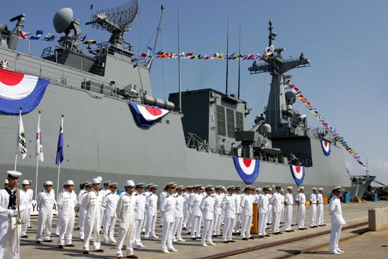 현대重, 최신예 구축함 해군에 인도